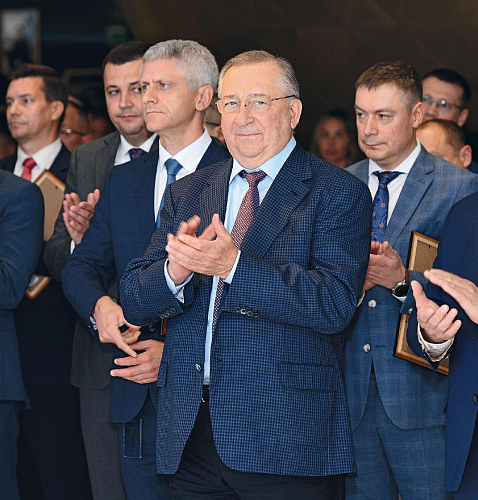 За профессионализм и патриотизм