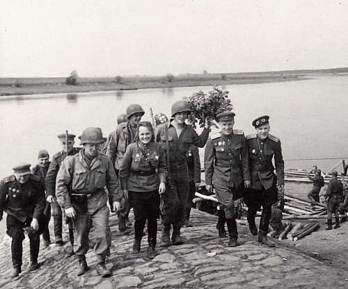 Верны духу Эльбы